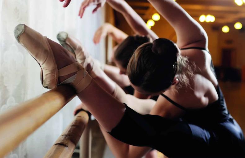 Equipamiento para sala de danza