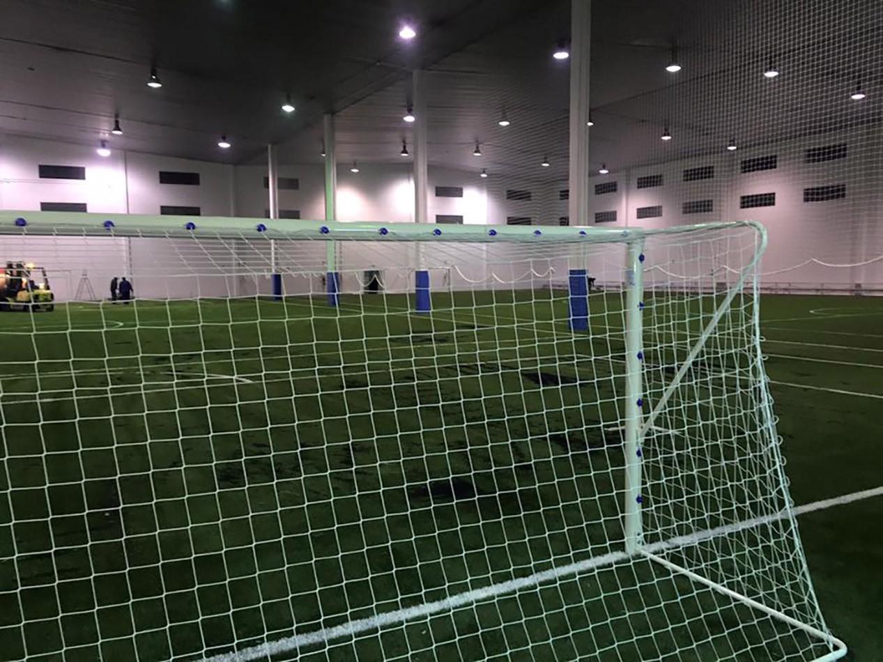 JUEGO PORTERÍAS FÚTBOL 11 METÁLICAS FIJAS TUBO 100 MM REGLAMENTARIAS - SOFTEE